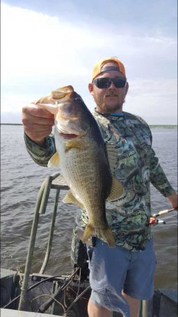 Bass-Fishing-Lake-Okeechobee-SouthFloridaFishingandHunting.com