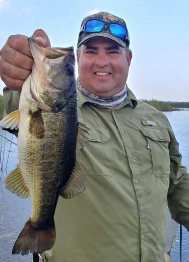 Bass-Fishing-Lake-Okeechobee-SouthFloridaFishingandHunting.com