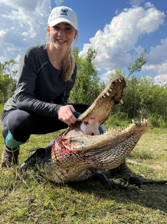 Woman lands huge alligator on gator hunting trip in South Florida